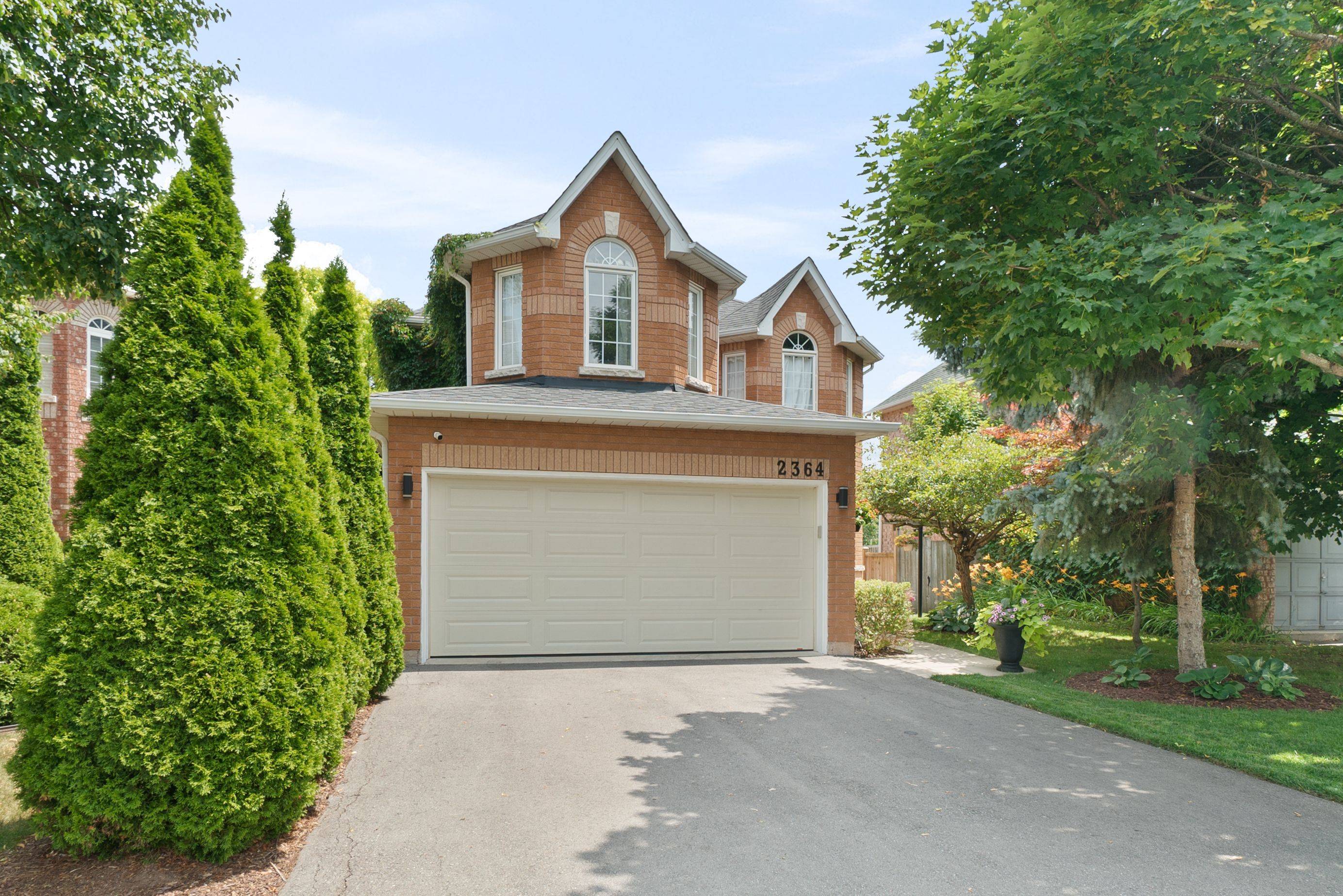 2364 East Gate CRES #Legal Basement, Oakville, ON L6H 6L1