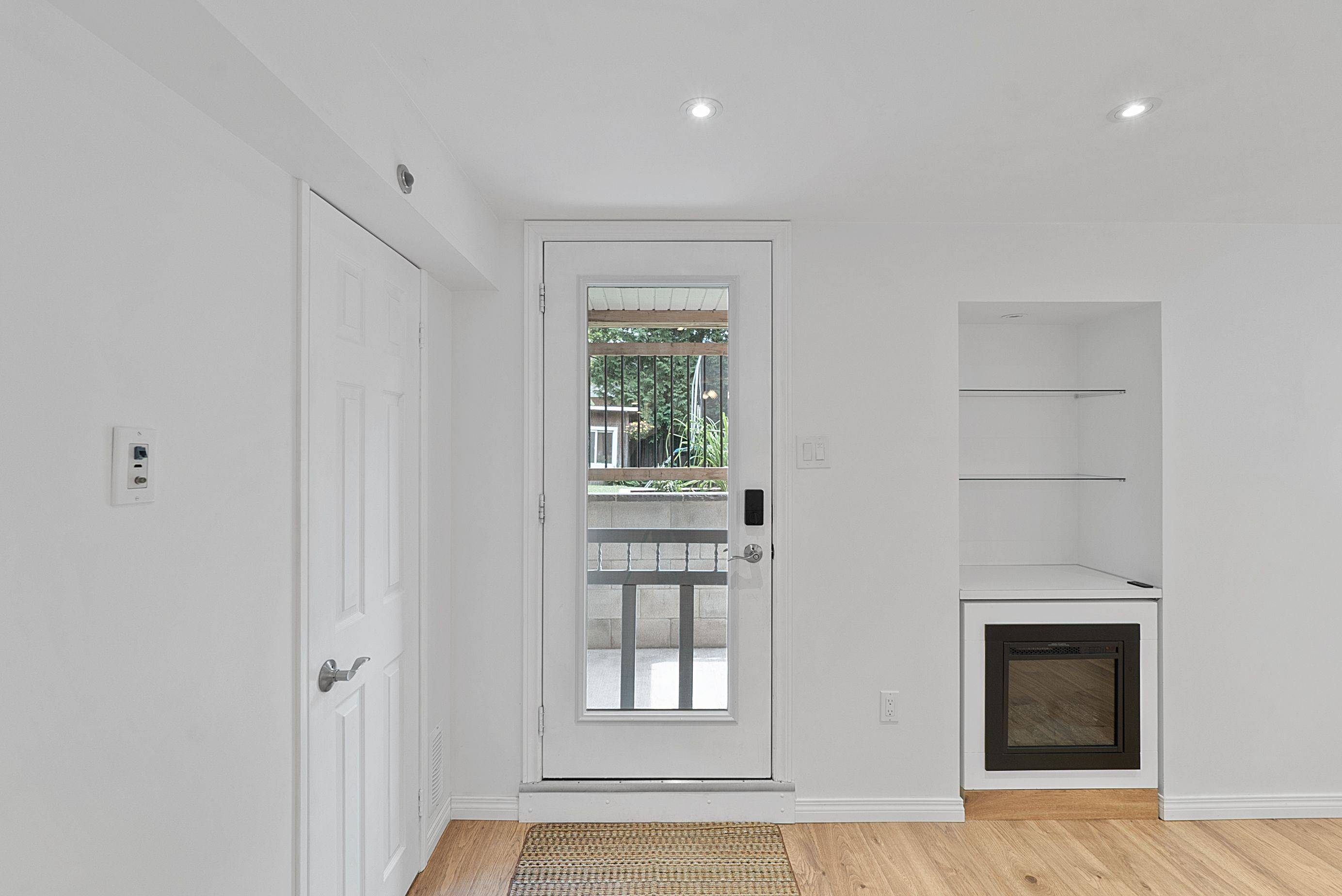 Oakville, ON L6H 6L1,2364 East Gate CRES #Legal Basement