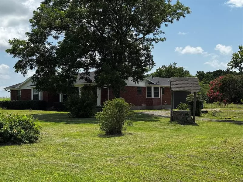 1001 Crisp Road, Ennis, TX 75119