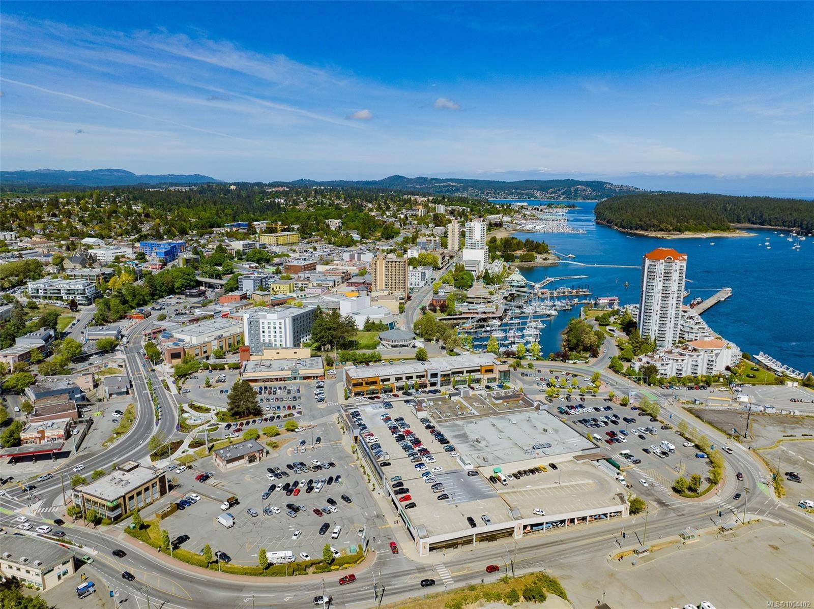 Nanaimo, BC V9R 0G6,104 Esplanade St #304
