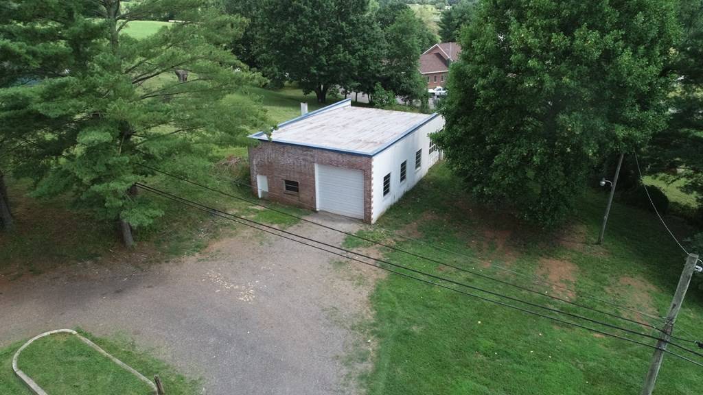 Hillsville, VA 24343,1763 Danville Pike