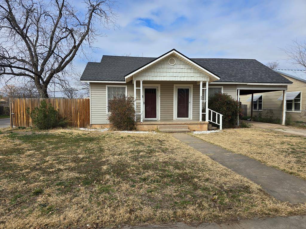 42 W 26th St, San Angelo, TX 76903