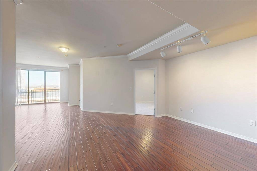 Irving, TX 75039,330 Las Colinas Boulevard E #924