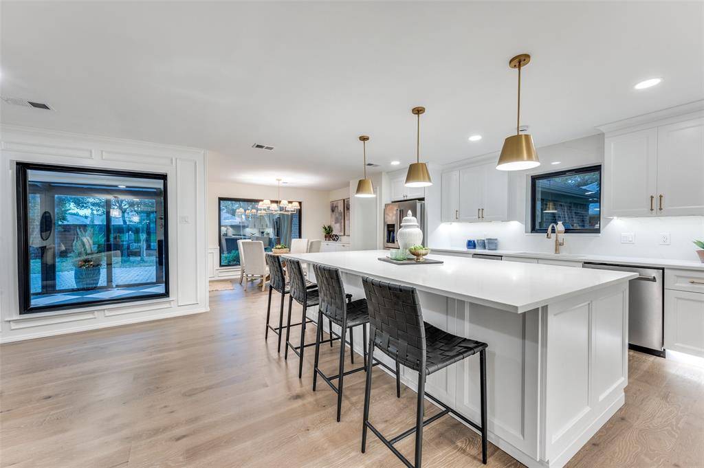 Dallas, TX 75248,6702 Rolling Vista Drive