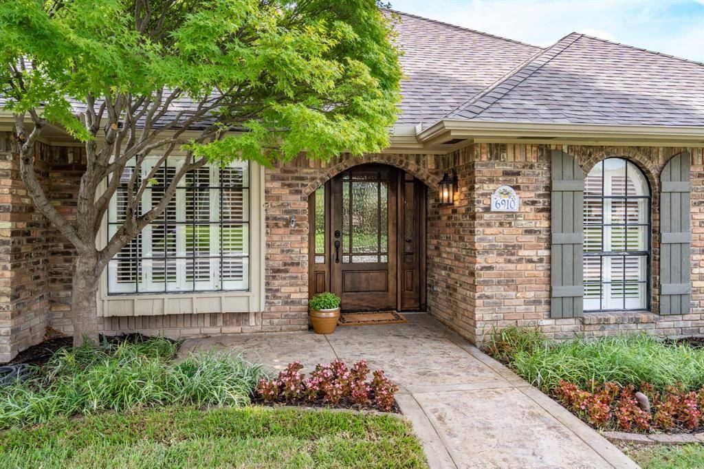 Dallas, TX 75248,6910 Flintcove Drive