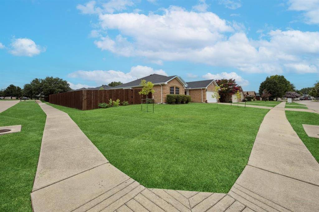 Grand Prairie, TX 75052,1611 Summertree Lane