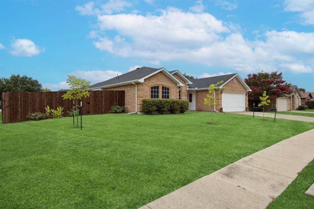 Grand Prairie, TX 75052,1611 Summertree Lane