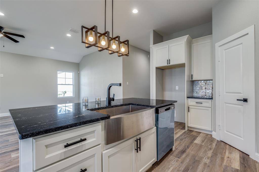 Dallas, TX 75217,8219 Elam Road