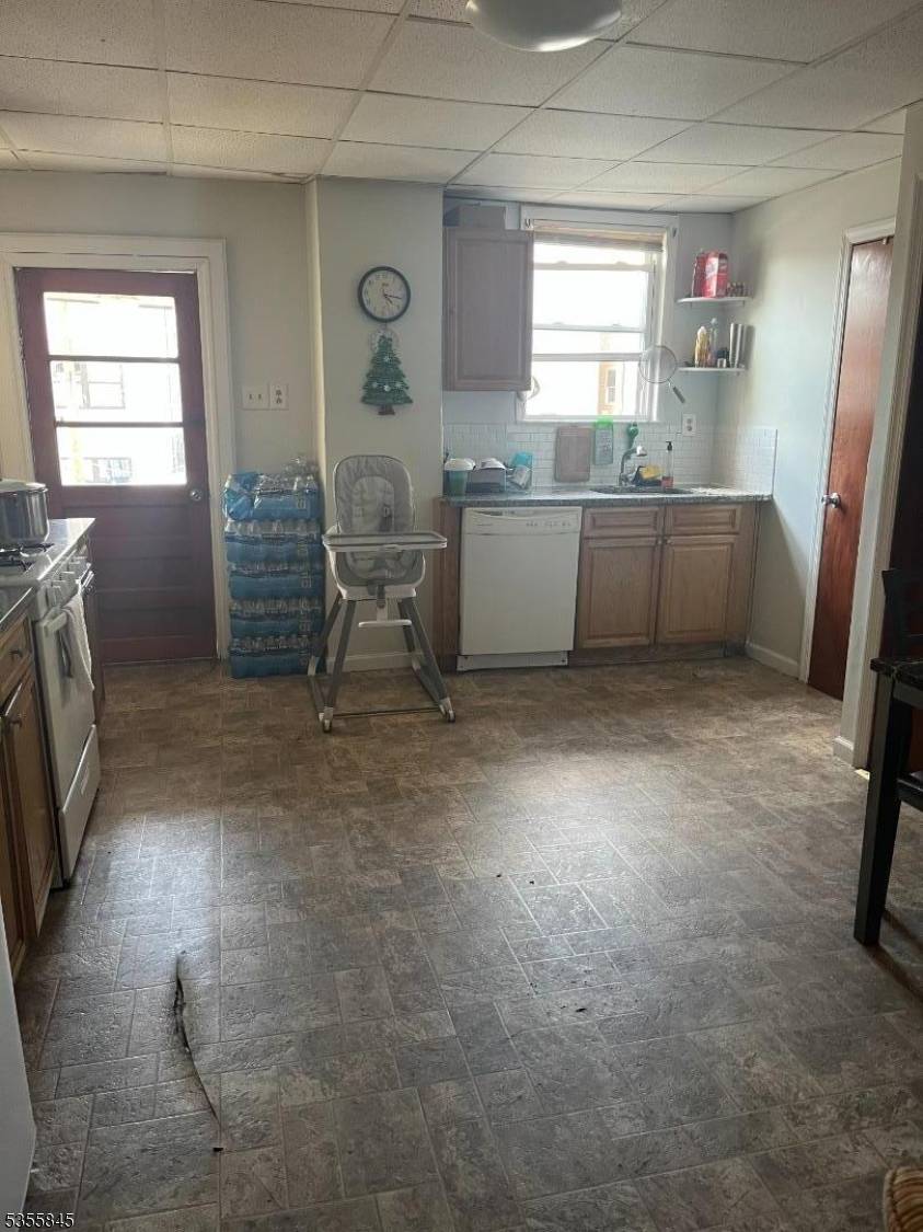 Newark City, NJ 07105,94 Napoleon St