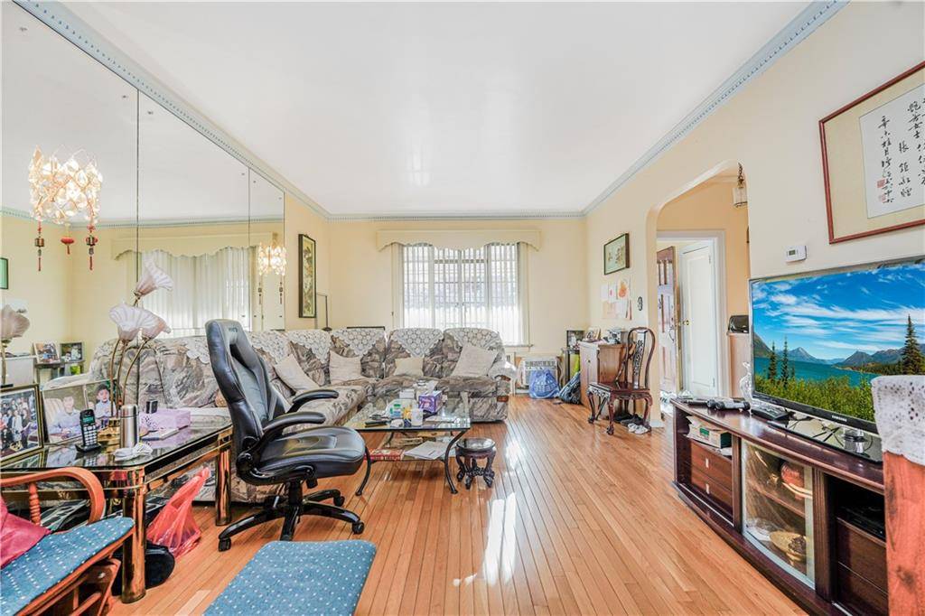 Brooklyn, NY 11235,4715 Bedford AVE