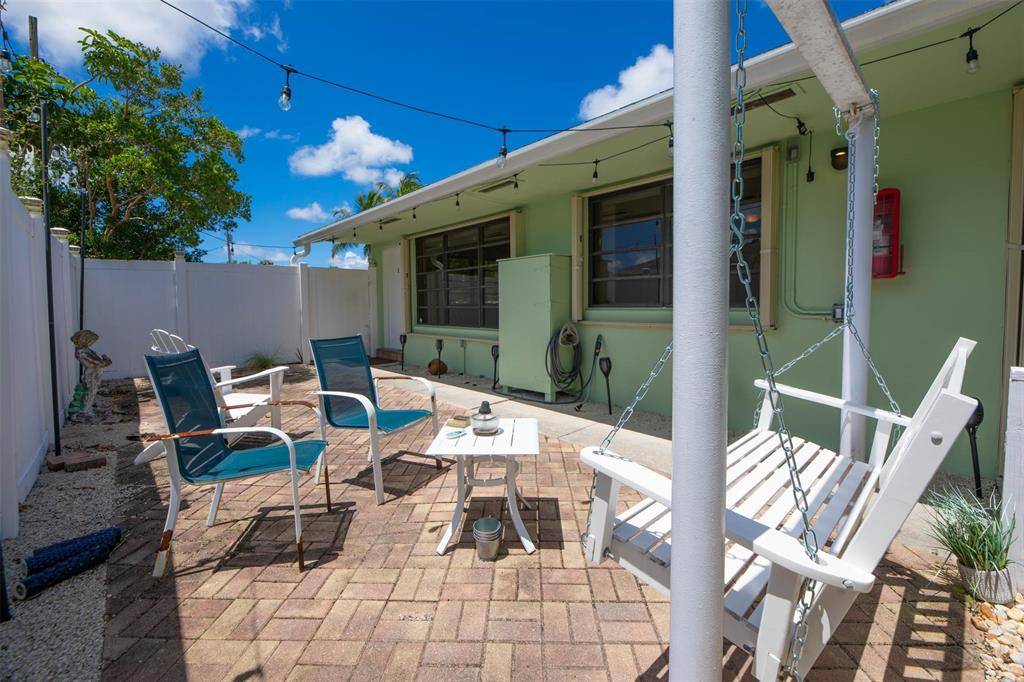 805 NE 40th St #3, Oakland Park, FL 33334