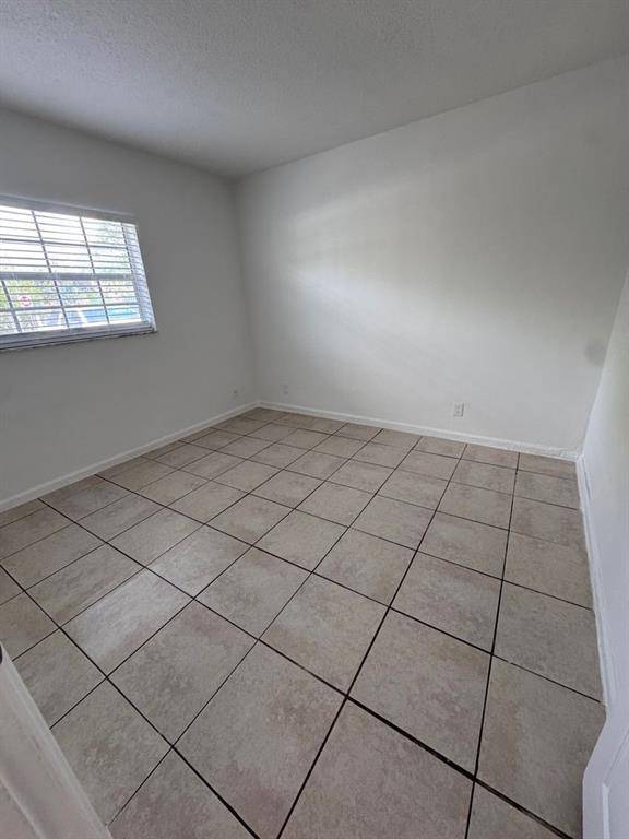 Coral Springs, FL 33065,8600 NW 40th St #4
