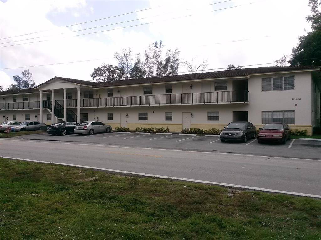8600 NW 40th St #14, Coral Springs, FL 33065