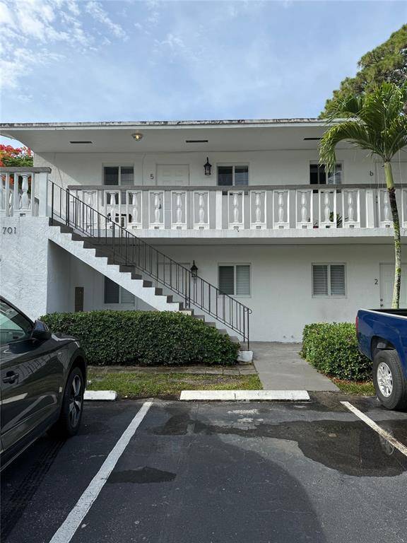 701 SW 14th Ave #5, Fort Lauderdale, FL 33312