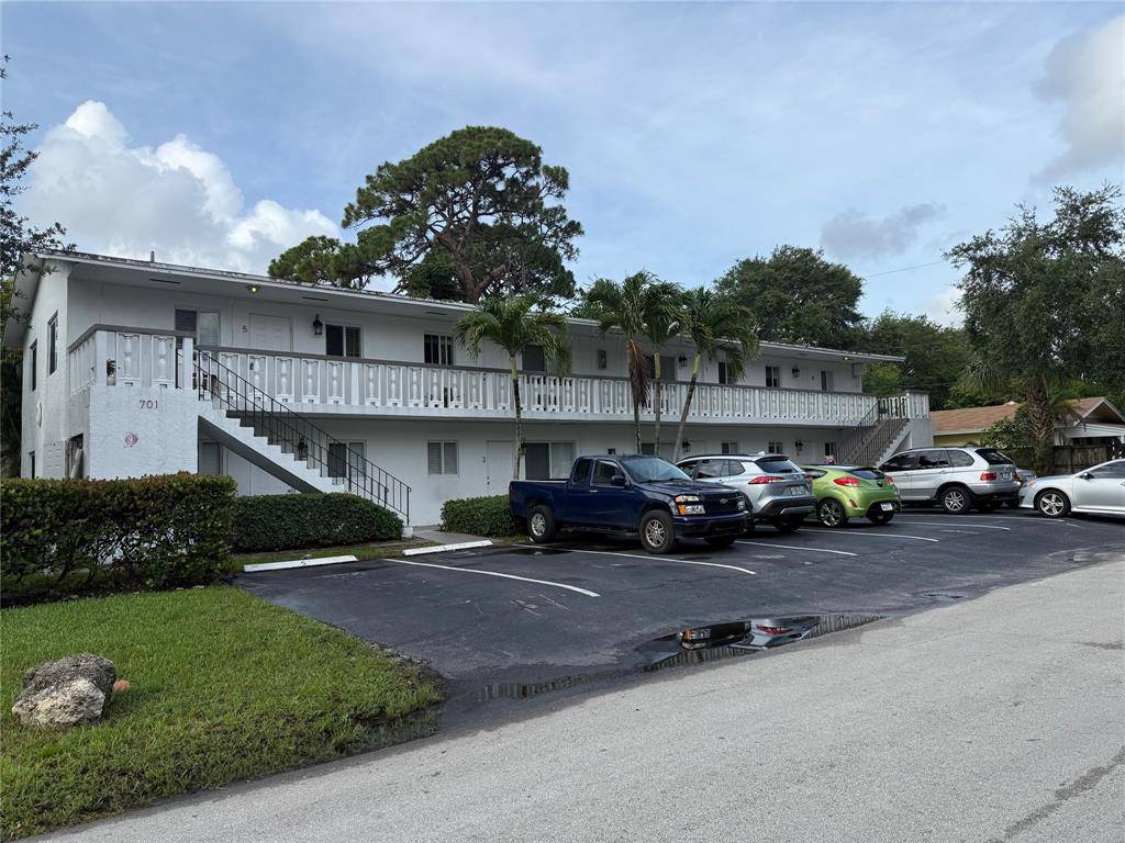 Fort Lauderdale, FL 33312,701 SW 14th Ave #5