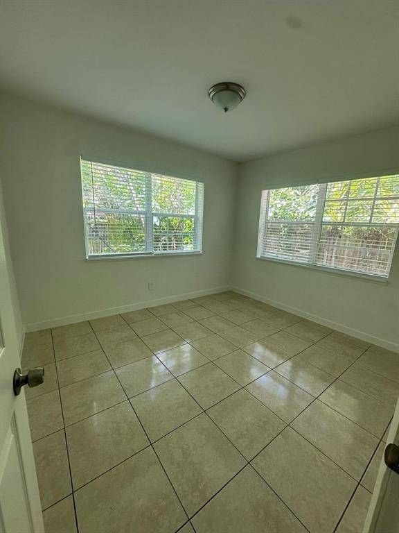 Fort Lauderdale, FL 33312,709 SW 14th Ave #3