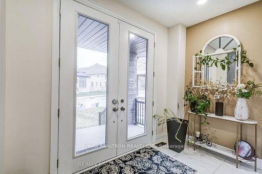East Gwillimbury, ON L9N 0W2,49 Bowline Vista N/A