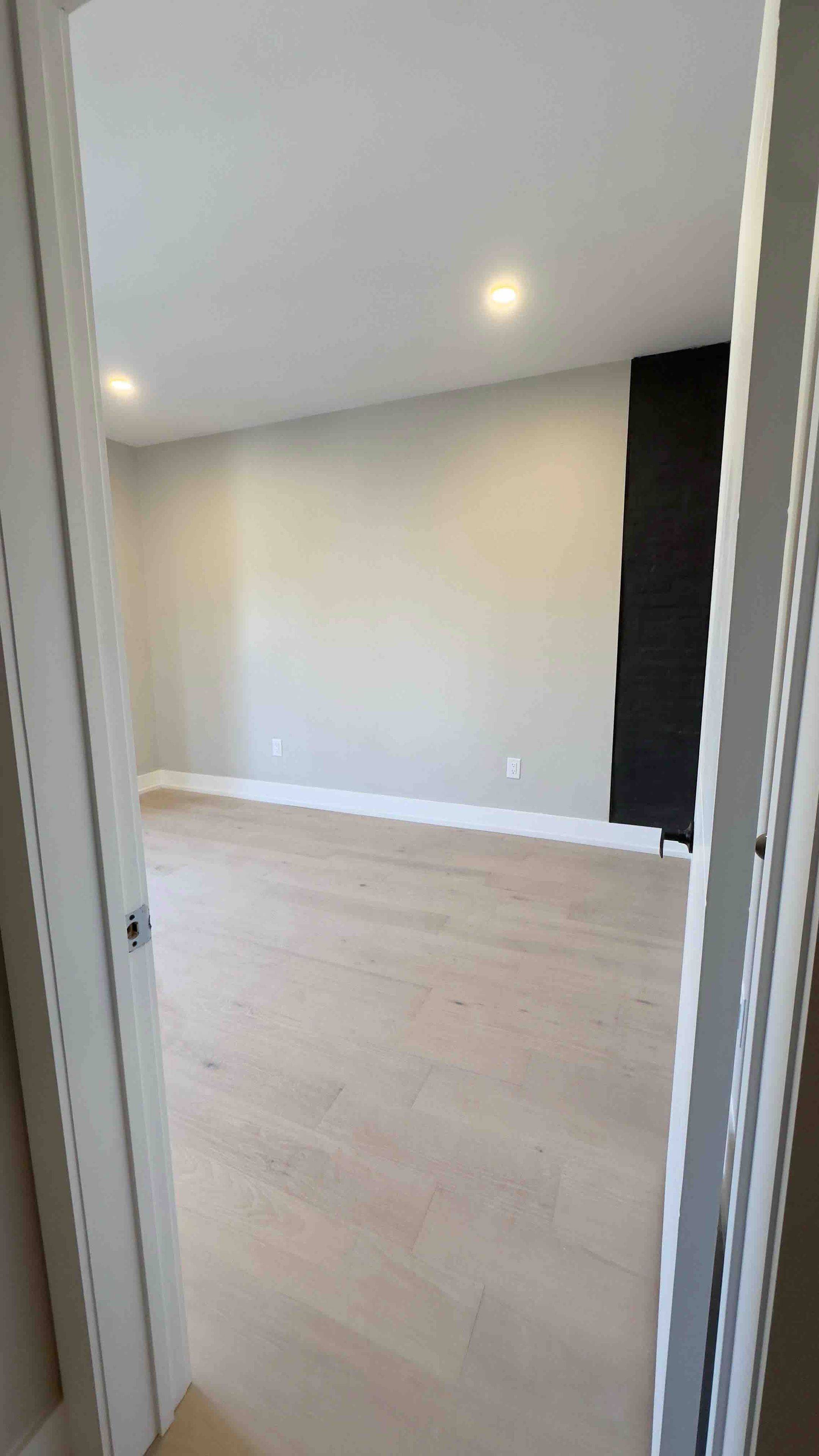 Toronto W02, ON M6H 3E1,500 Salem AVE N #201