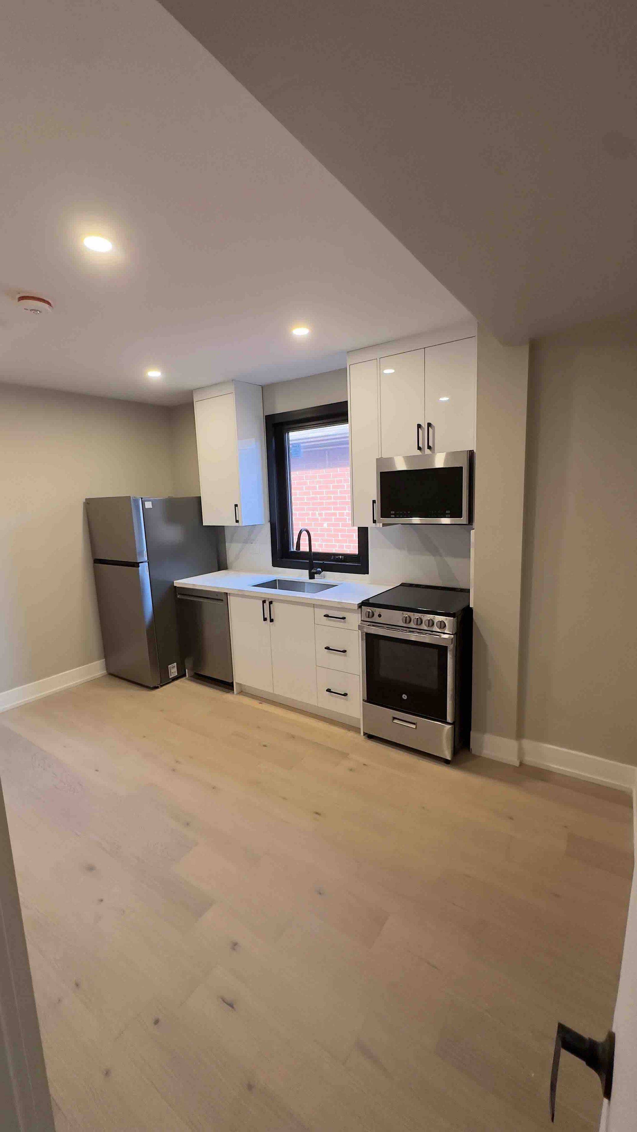 500 Salem AVE N #201, Toronto W02, ON M6H 3E1