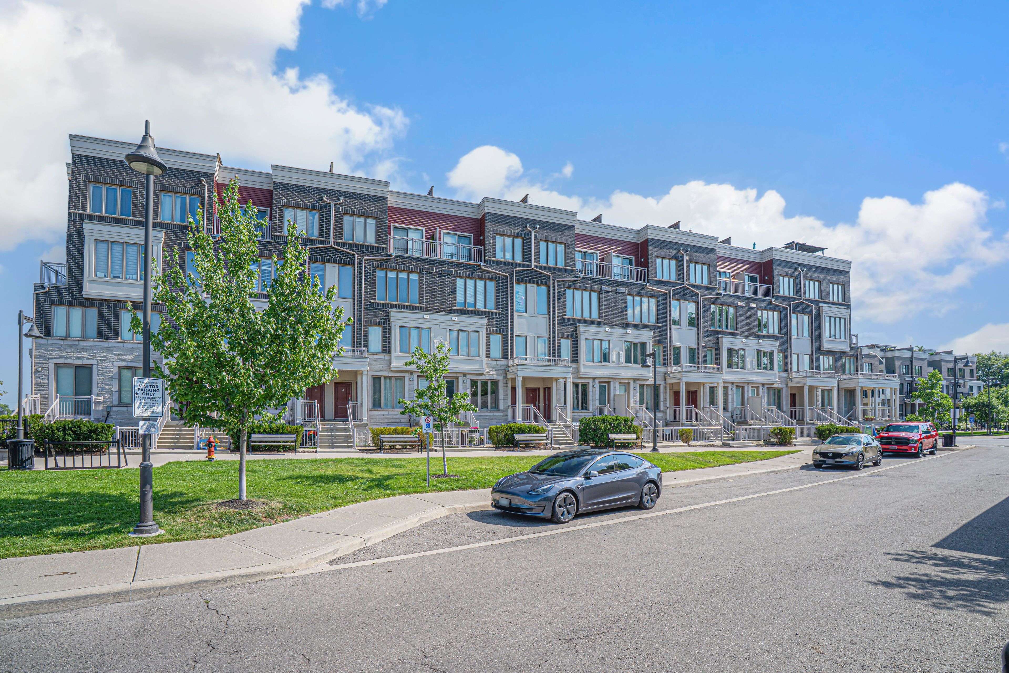 Toronto W06, ON M8W 0A9,145 Long Branch AVE #21
