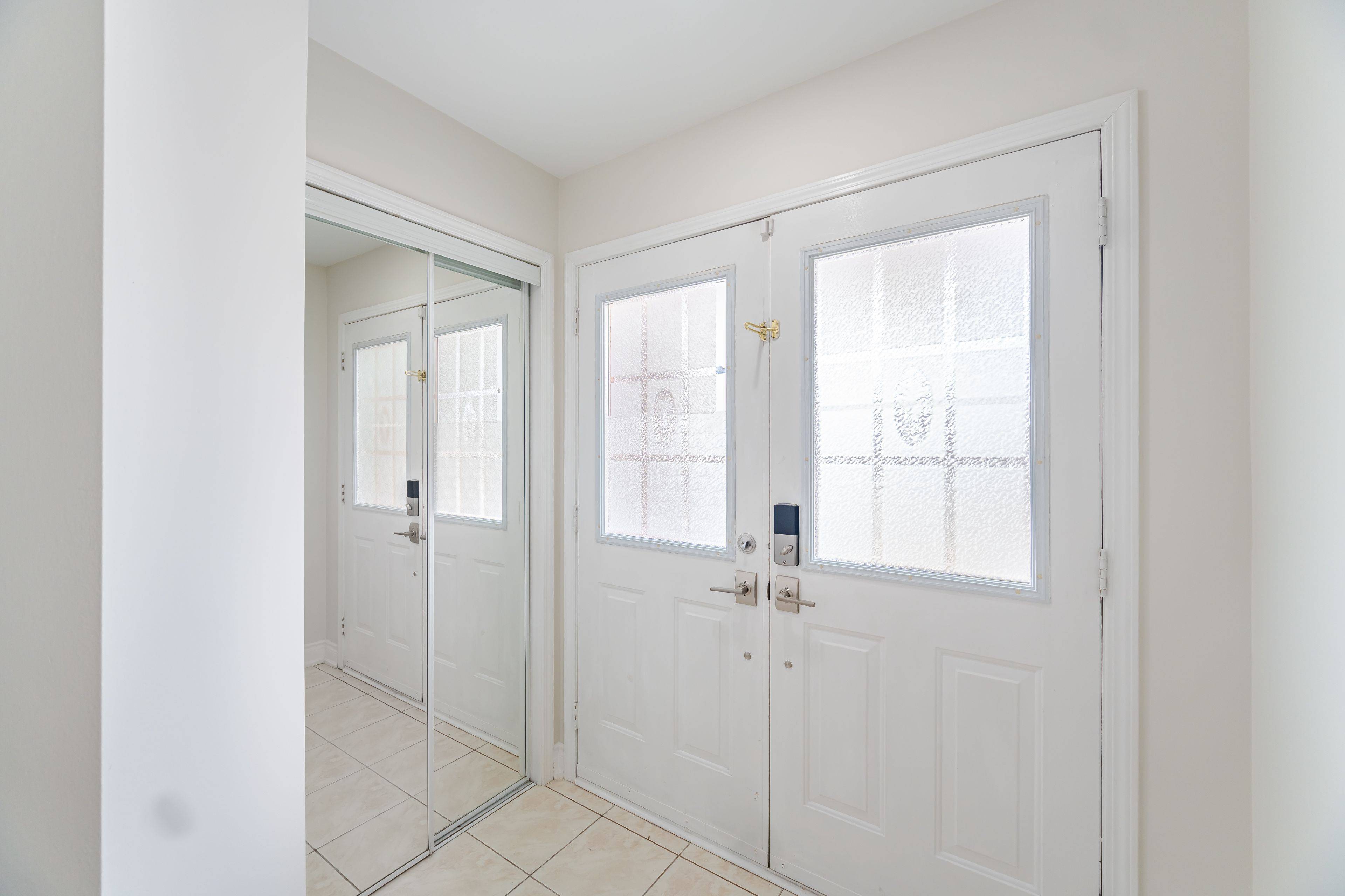 Mississauga, ON L5M 6R1,3927 Coachman CIR