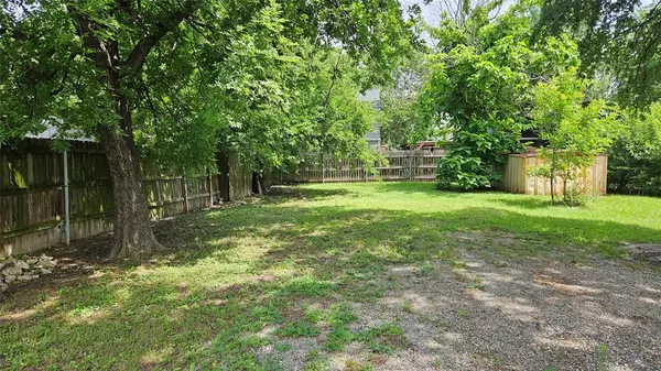 Ferris, TX 75125,409 E 7th Street
