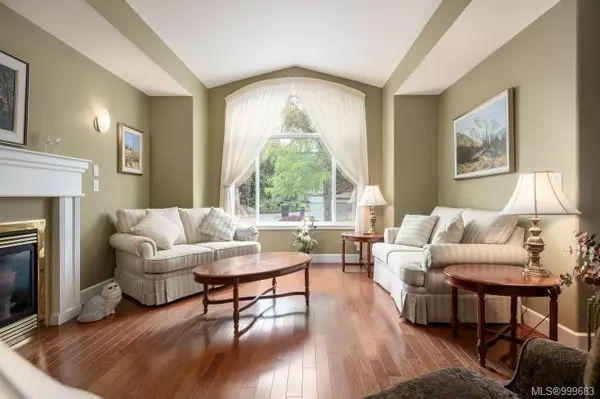 Qualicum Beach, BC V9K 2L5,747 Chestnut St