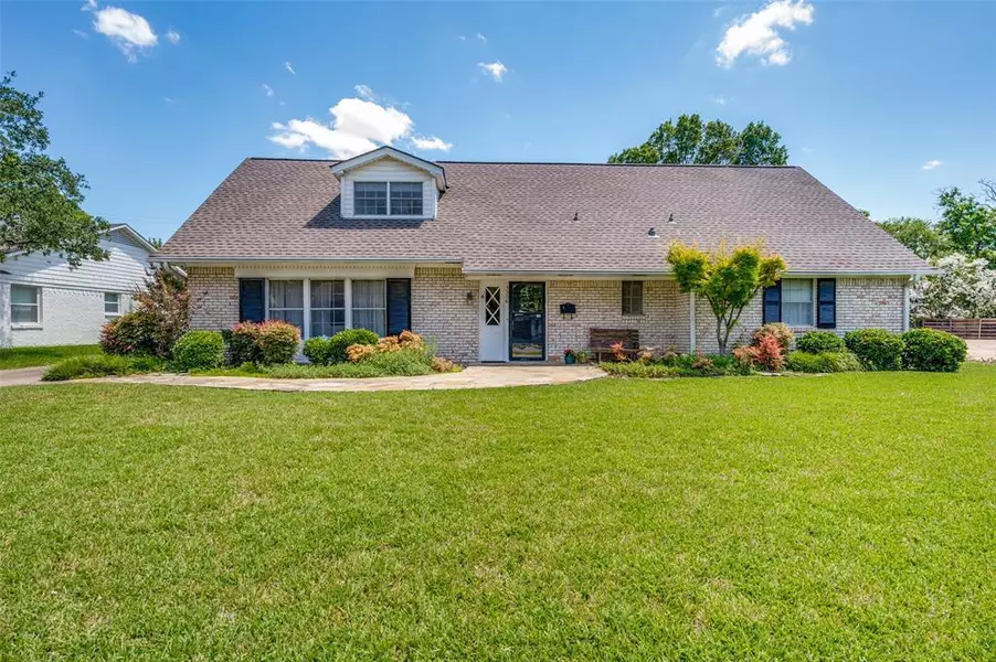 3256 Lancelot Drive, Dallas, TX 75229