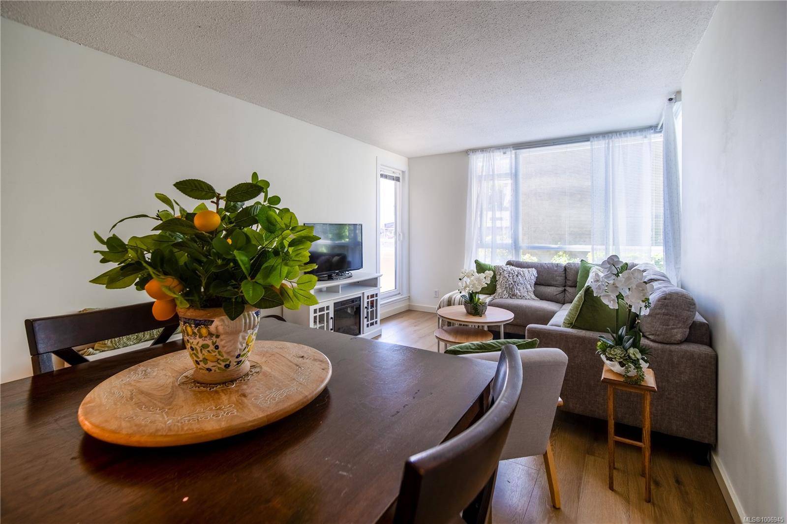 Victoria, BC V8W 3W8,835 VIEW St #210