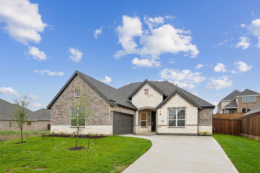 744 Brozgold Avenue, Midlothian, TX 76065