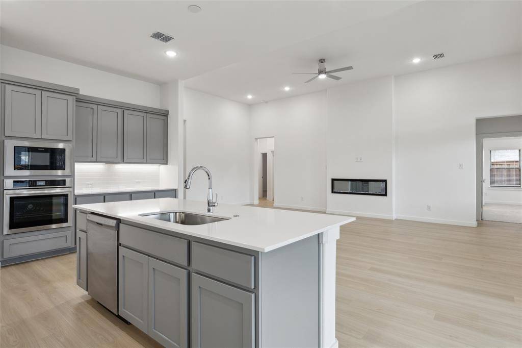 Waxahachie, TX 75165,569 Moonrise Street