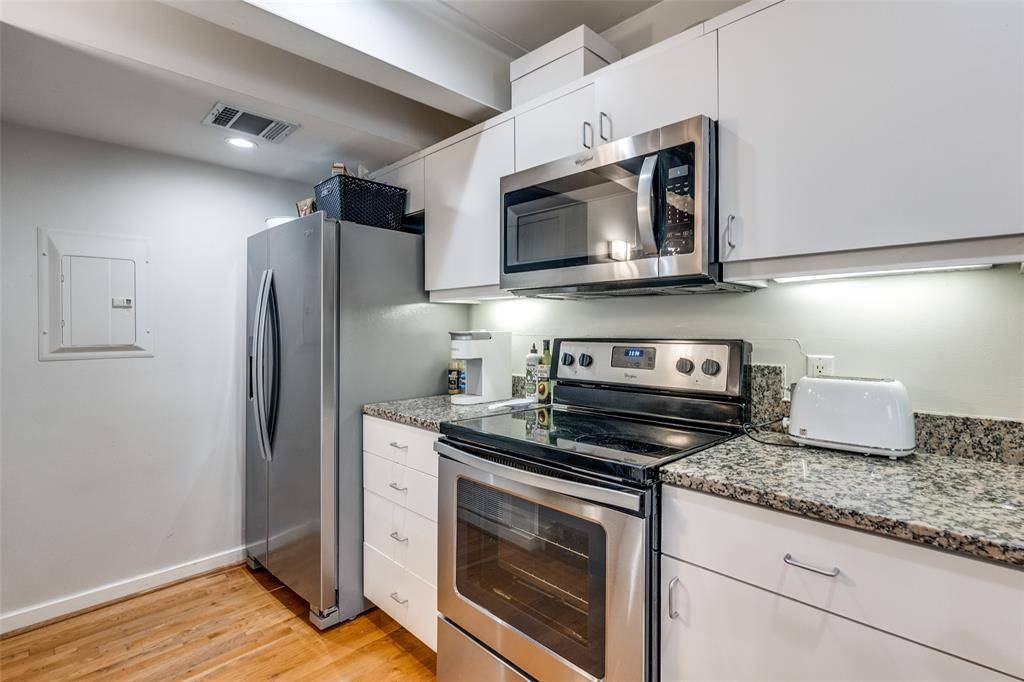 Dallas, TX 75204,4122 Travis Street #19