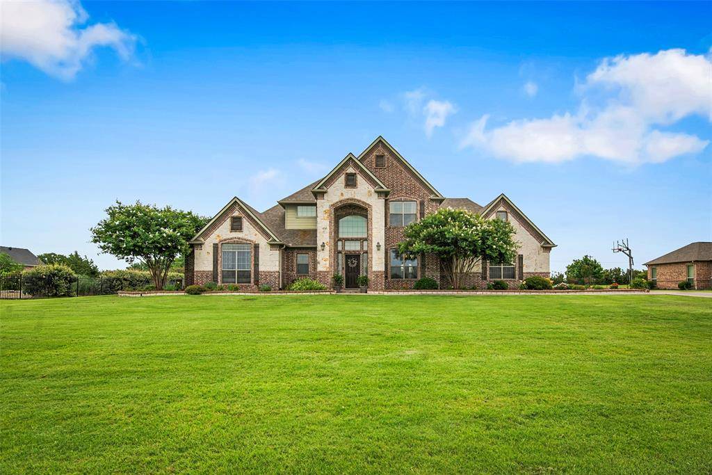 156 Buckskin Drive, Van Alstyne, TX 75495