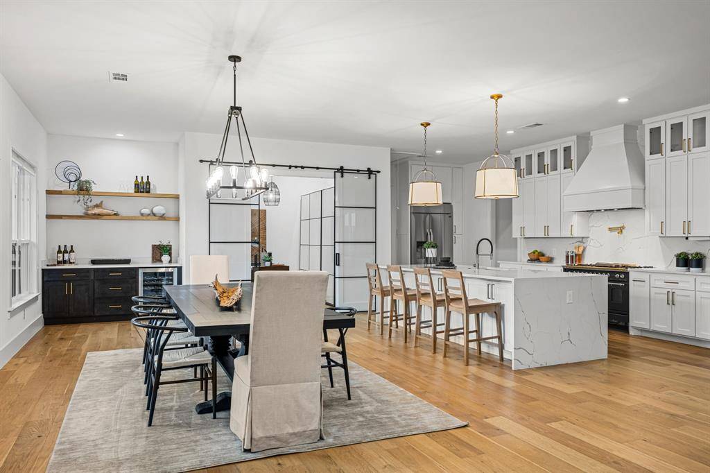 Dallas, TX 75229,10424 Remington Lane