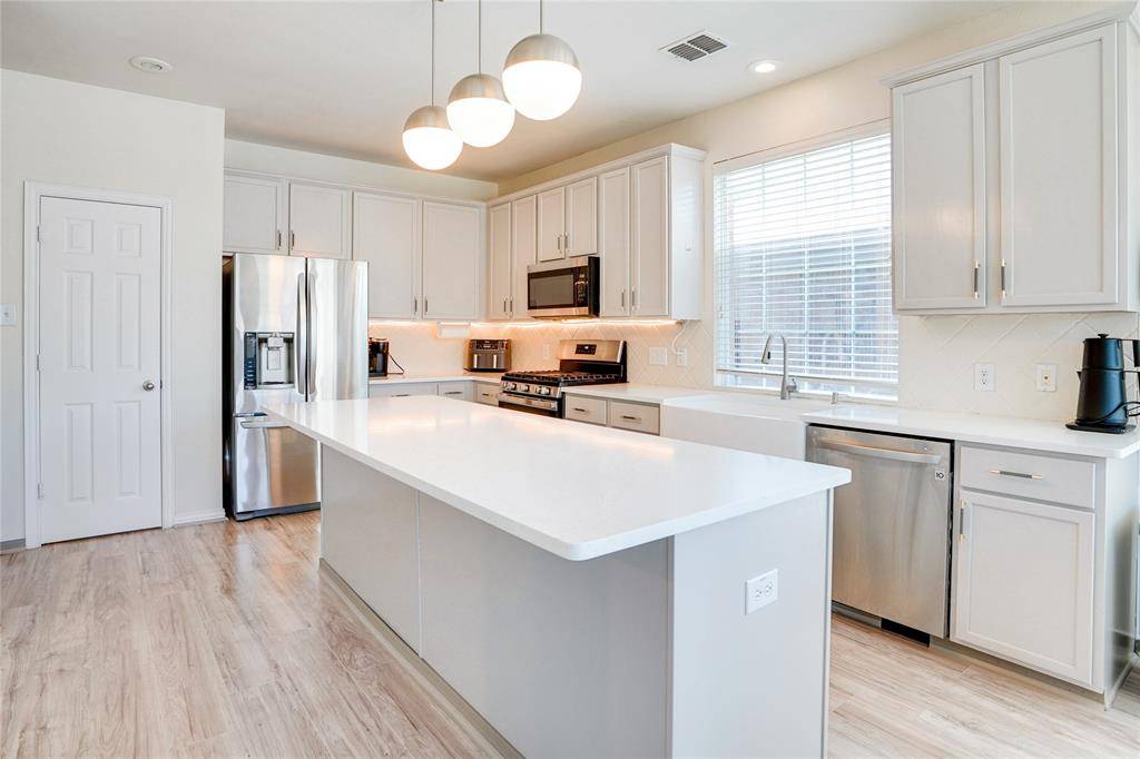 Rowlett, TX 75089,8217 Hartford Drive