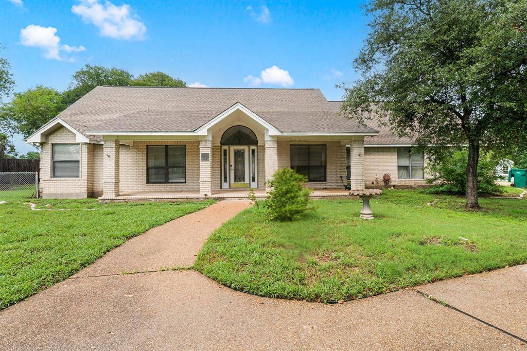 Lacy Lakeview, TX 76705,100 Spring Oak Street