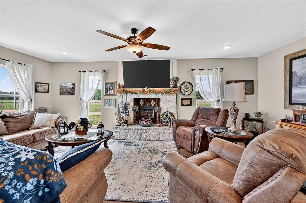 Collinsville, TX 76233,1802 Batey Road