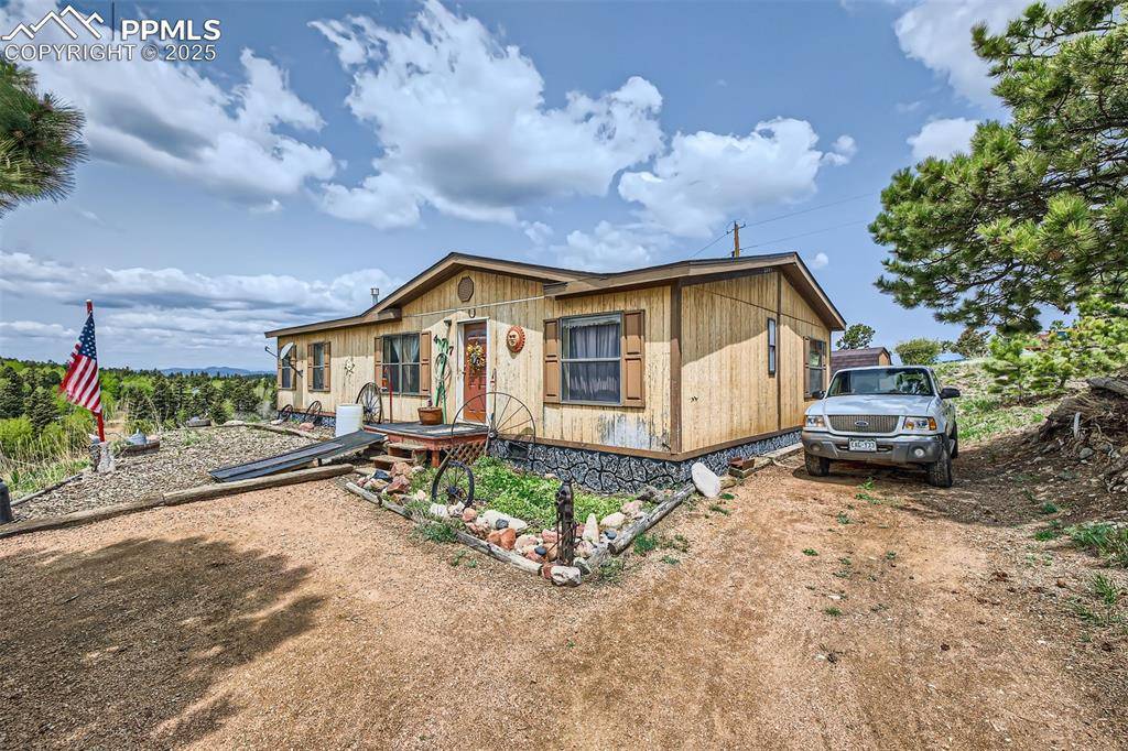 477 Friar Tuck DR, Divide, CO 80814