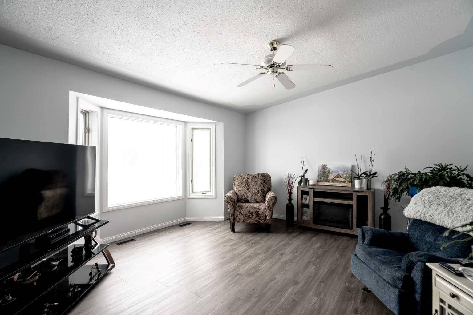 Peace River, AB T8S 1Y6,11810 78 st
