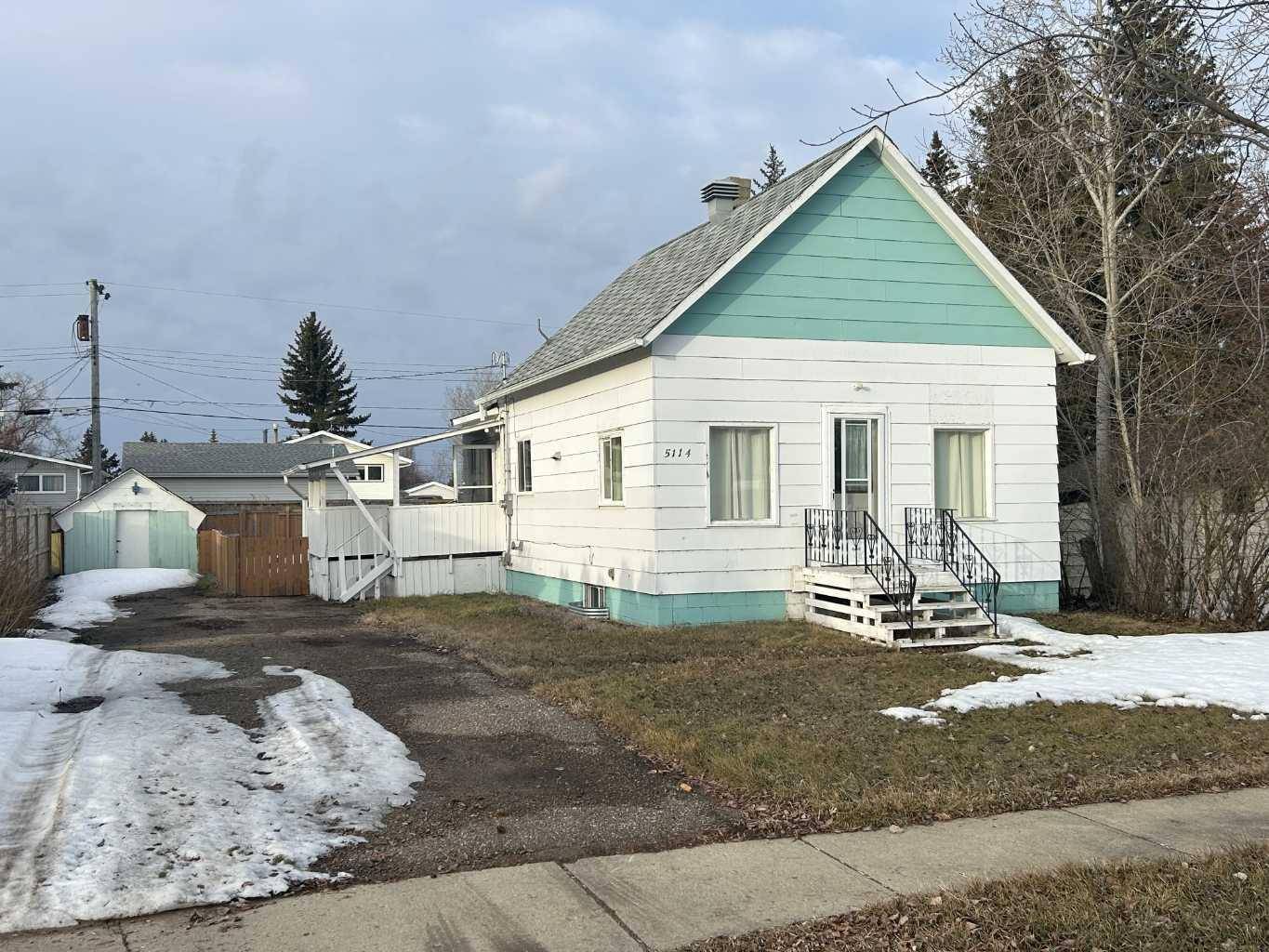 5114 48 AVE, Forestburg, AB T0B 1N0