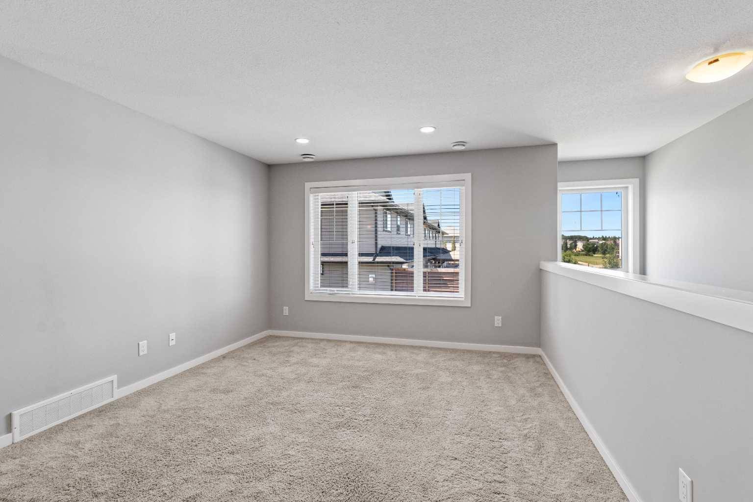 Sylvan Lake, AB T4S 0L9,45 Reid CT #200
