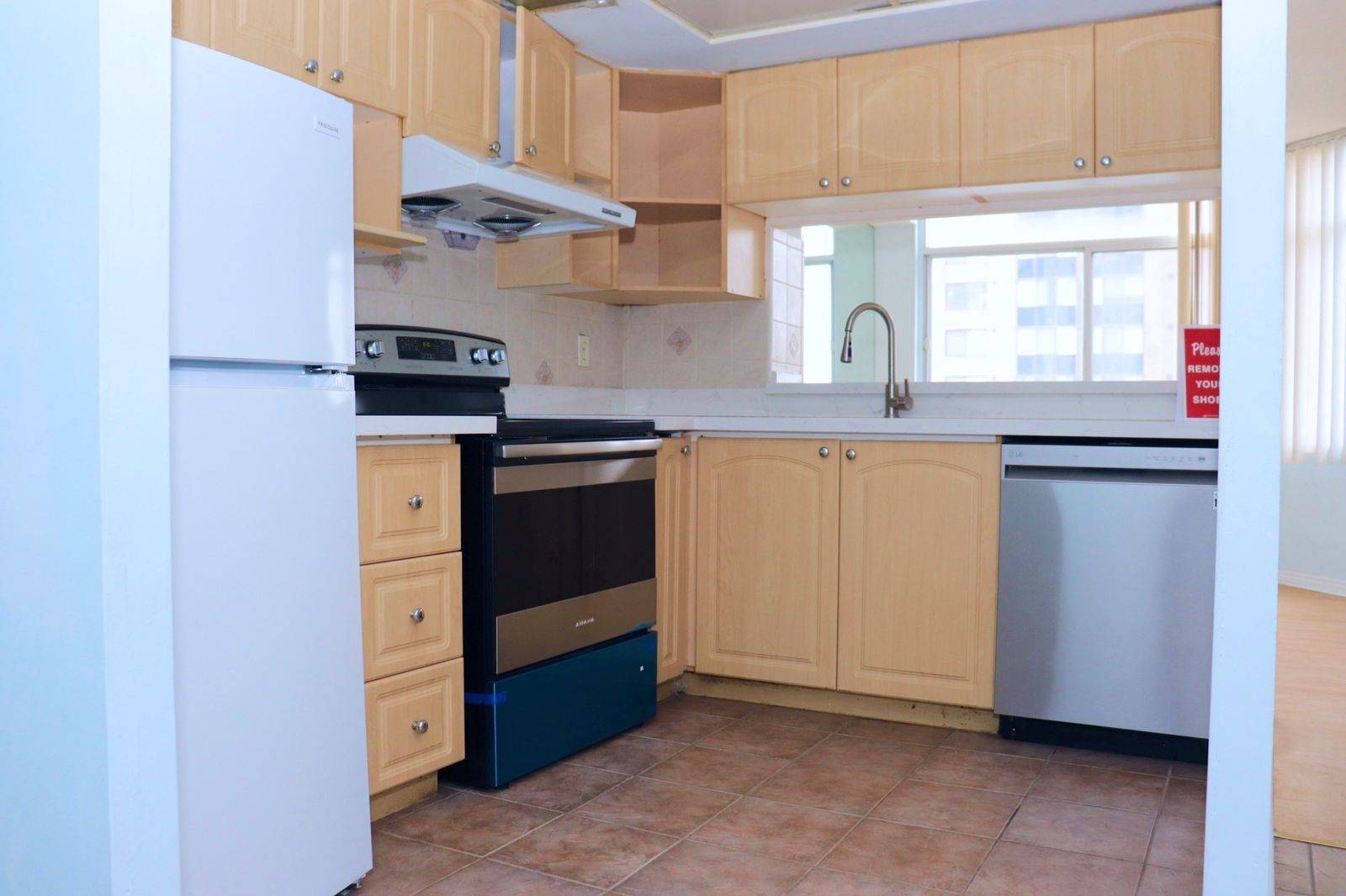 Toronto E07, ON M1V 5C5,88 Alton Towers CIR #403