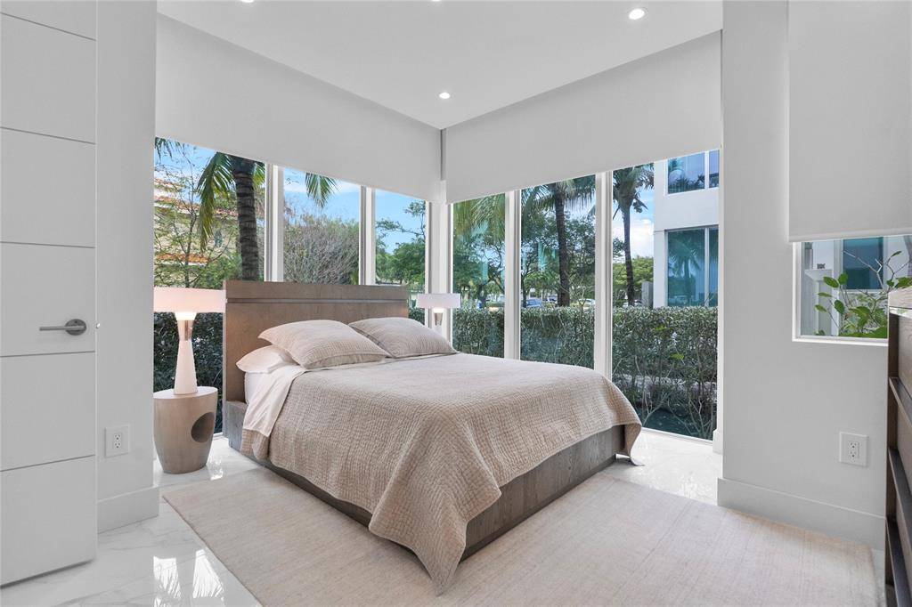 Lauderdale By The Sea, FL 33308,246 Garden Ct #246
