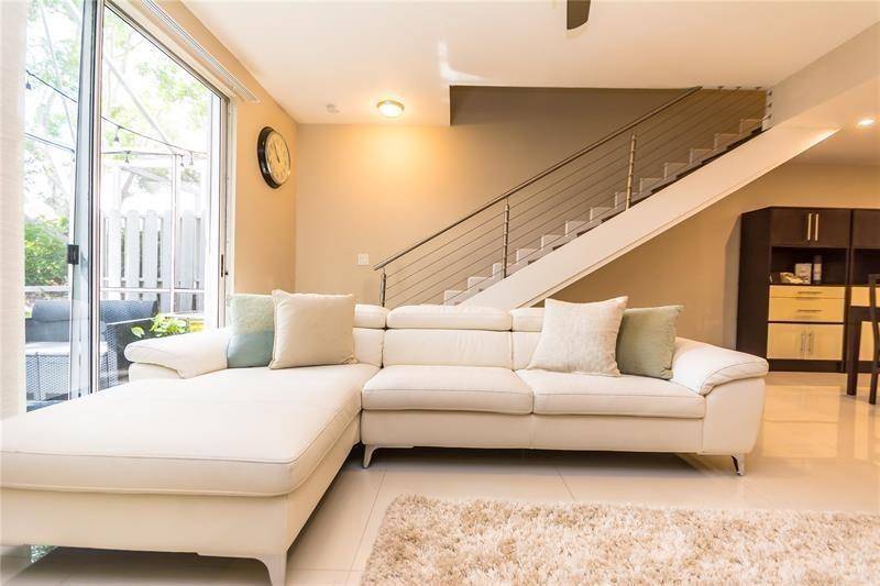 Weston, FL 33326,830 Sorrento Dr #830