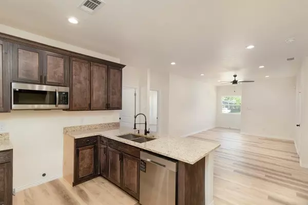 Corsicana, TX 75110,712 E 4th Avenue