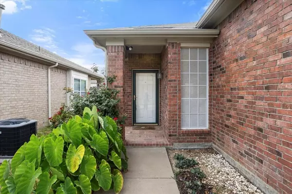 Fort Worth, TX 76131,5924 Center Ridge Drive
