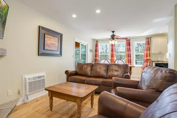 Lake Of Bays, ON P1H 2J6,1052 RAT BAY RD #116-1