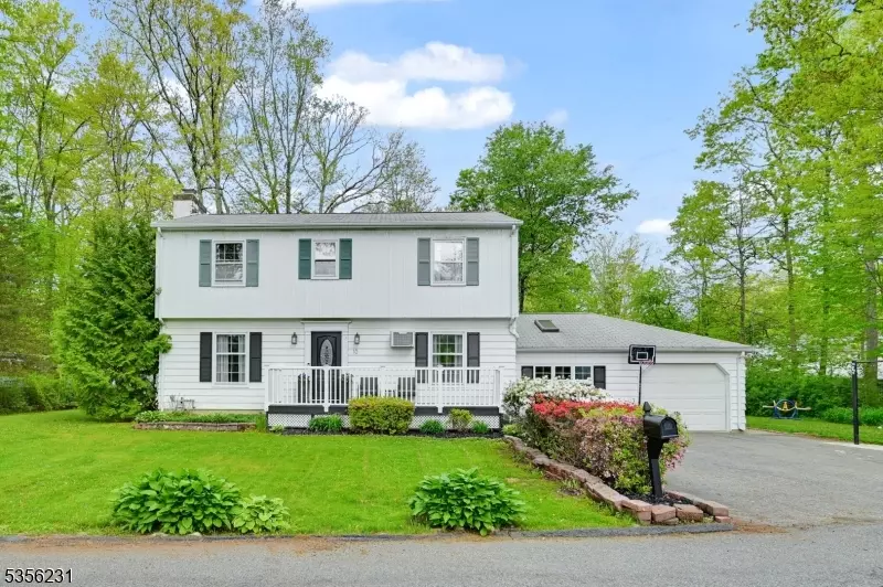 10 Abenaki Trl, Jefferson Twp., NJ 07438