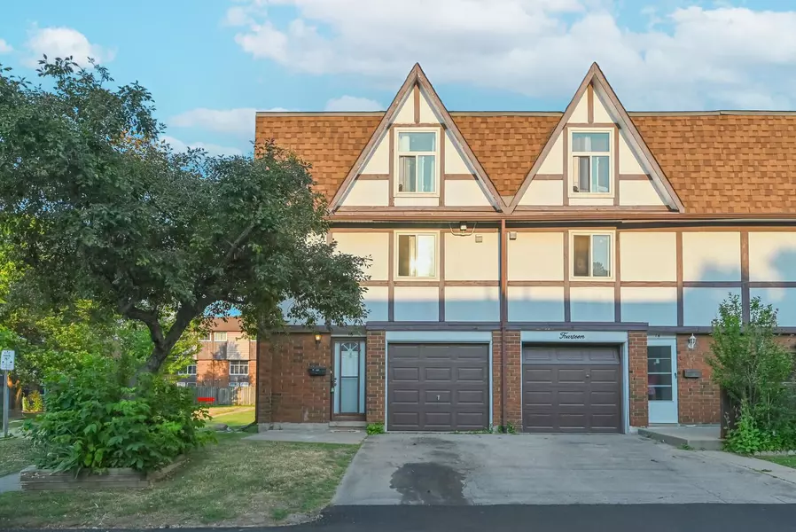 16 Priscilla LN, Hamilton, ON L8E 3K9