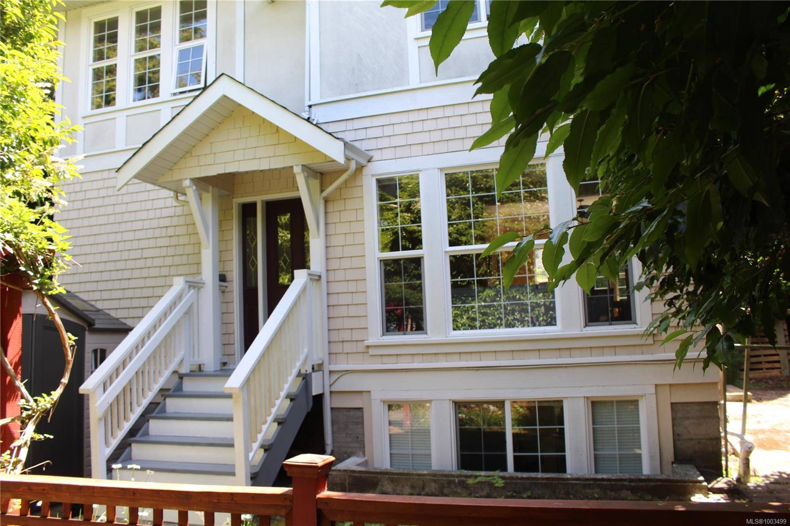 1046 St. Charles St, Victoria, BC V8S 3P6
